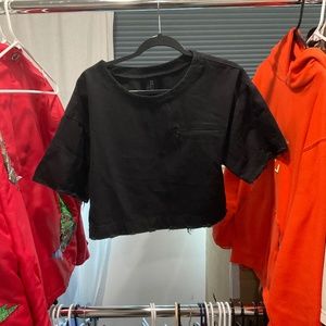 Exclamation mart blk denim crop top